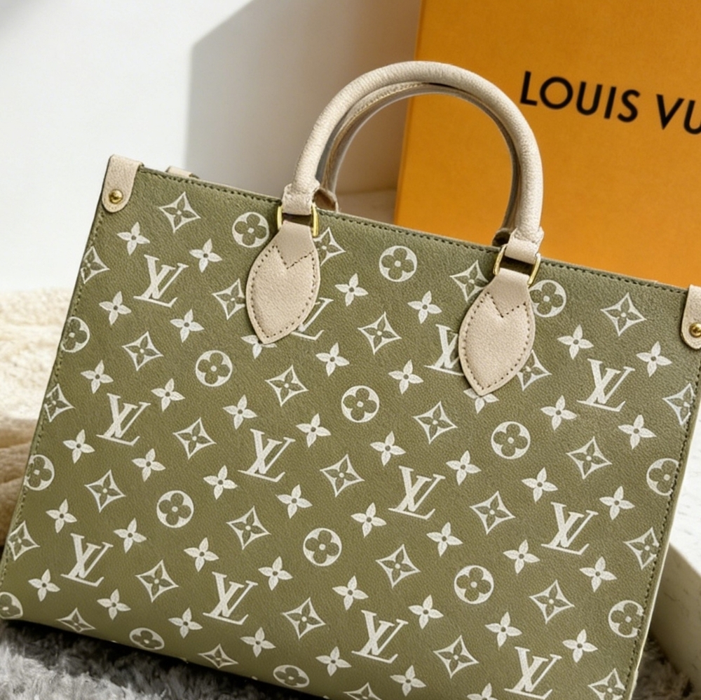 Louis Vuitton MM Green - Picture 2 of 7